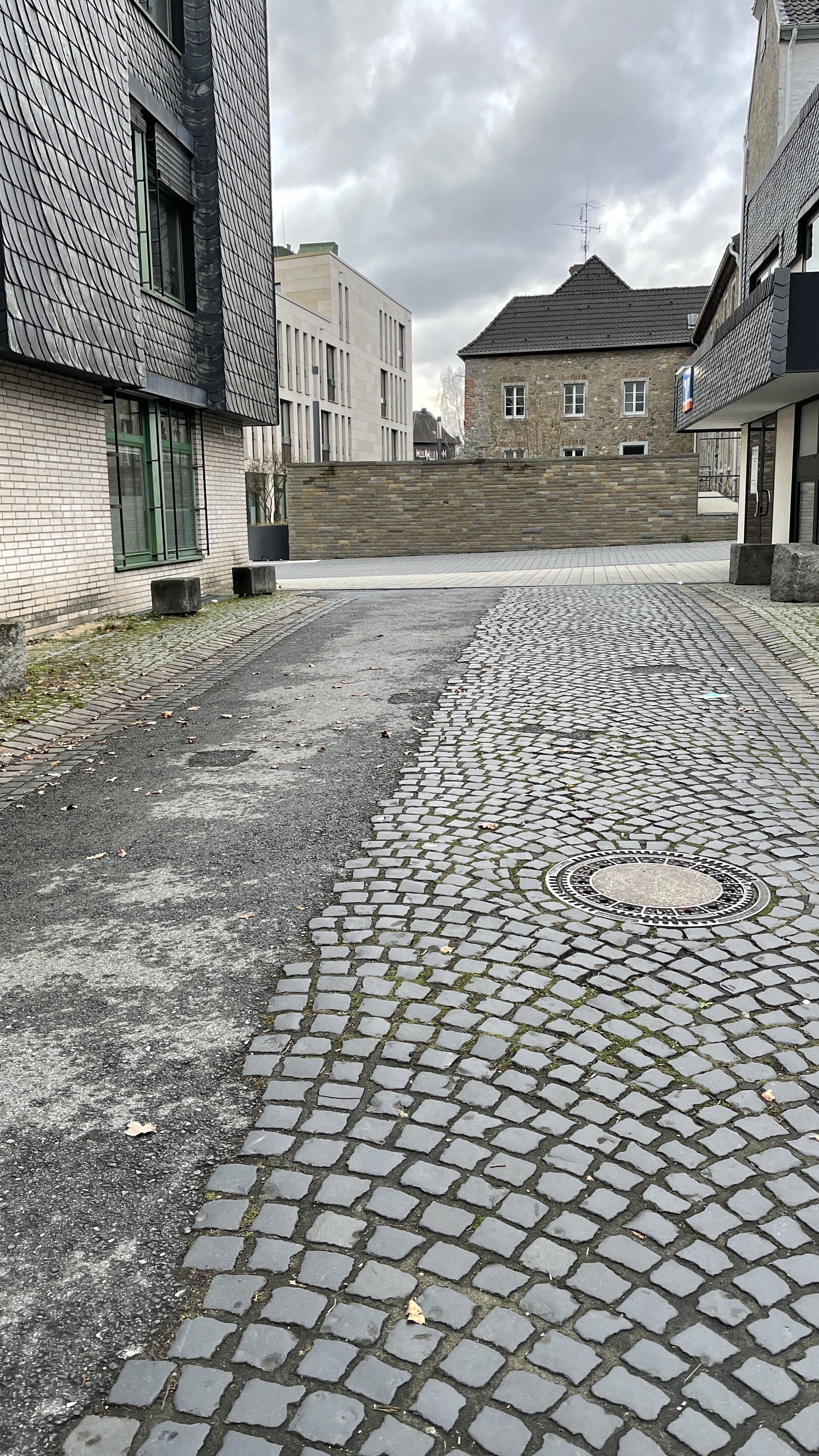 Martin-Luther-Hof, Minoritenstraße/Markplatz