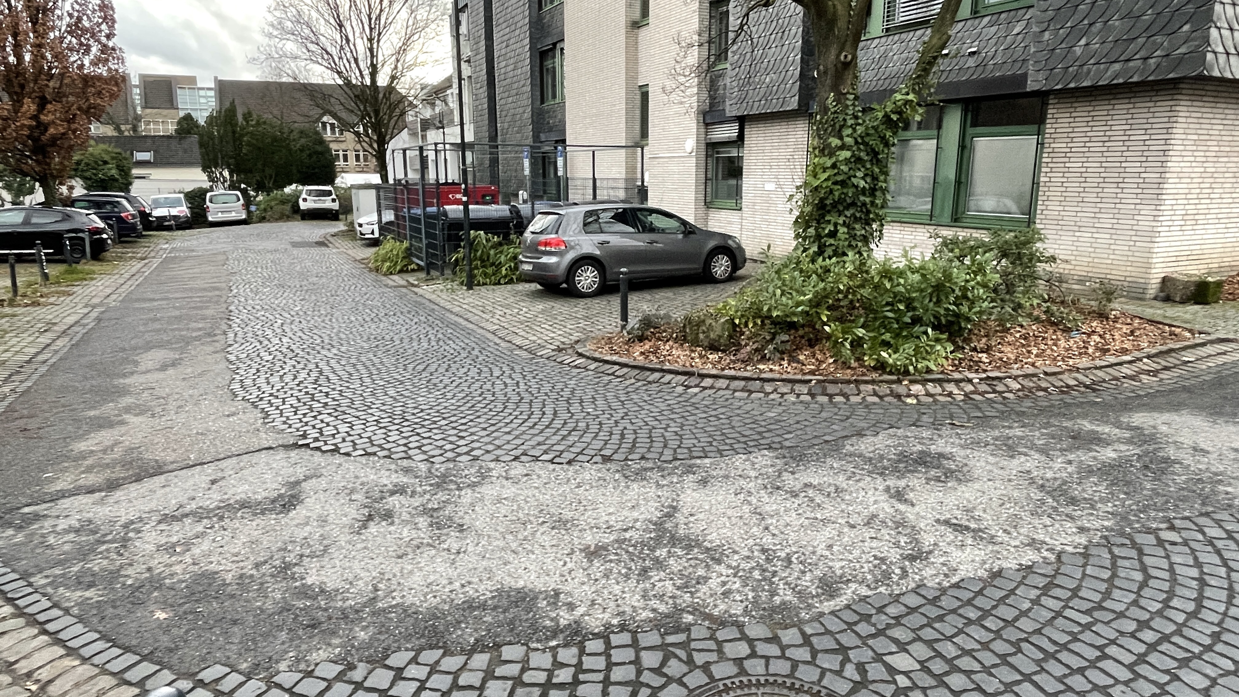 Martin-Luther-Hof, Minoritenstraße/Markplatz